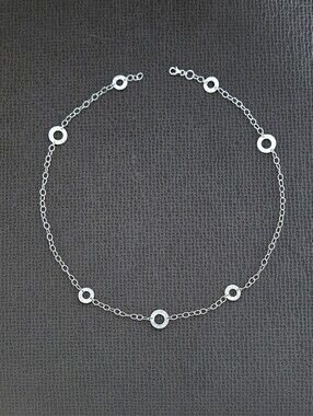 Silver🤍 Stationary Open Circles⭕️ Necklace - NWOT